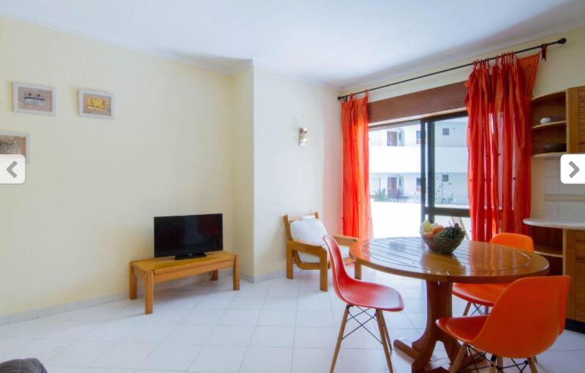 3 Min Walking To Peneco Beach Albufeira , Apart + Pool + Wifi Luaran gambar